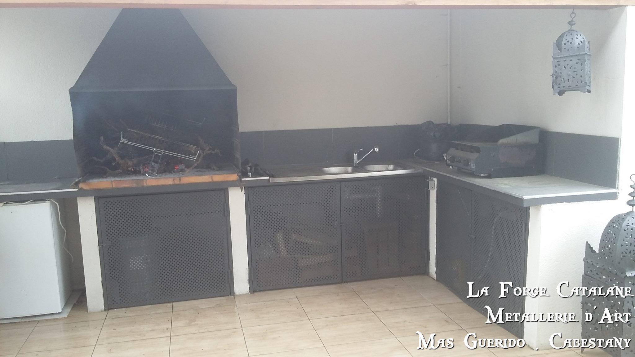 Portes sous barbecue tole perforee fer la forge catalane cabestany - 250KB.jpg
